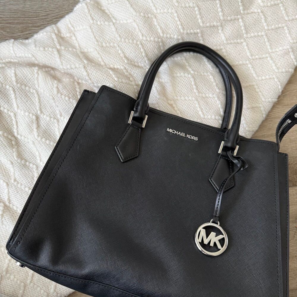 Michael Kors Sheila Medium Satchel